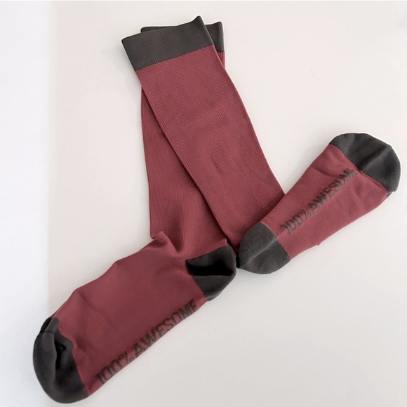 FIGS New Solid Compression Socks 100% AWESOME Small Dark Mauve Gray - Picture 2 of 4